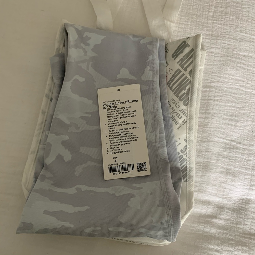 BNWT Lululemon White Camo Wunder Under Scallop